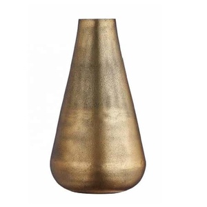 Jarrón de Flores de Aluminio Hecho a Mano de Estilo Europeo Moderno para Decoración de Hogar, Oficina y Sala de Estar - Product Image 1