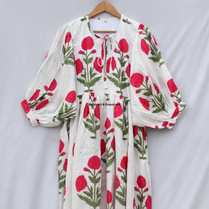 Belle robe en coton à motifs floraux, imprimée à la main, pour un usage décontracté. - Product Image 5