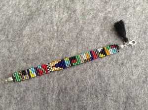 Pulsera de Cuentas Hecha a Mano con Patrón de Piedras Negras, Amarillas y Plateadas para la Elaboración de Pulseras, NOUSHAD HANDICRAFTS, Certificado IGI, Uttar Pradesh - Product Image 5
