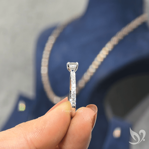 Anillo con Diamante Cultivado en Laboratorio de Corte Asscher de 0.50ct con Certificación IGI |   Anillo de Oro Sólido de 10K con Halo Oculto - Product Image 5