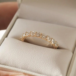 Anillo de media eternidad chapado en oro amarillo macizo de 14K con diamantes cultivados en laboratorio, delicado anillo de boda apilable, joyería nupcial minimalista. - Product Image 2