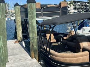 2023 P-r-e-m-i-e-r 330 E-s-c-a-l-a-n-t-e - Product Image 2