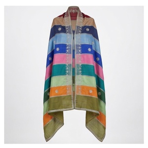 Chal Largo de Seda para Mujer, Diseño Étnico con Bloques de Color, Pañuelo Multifuncional para Uso Diario en Todas las Estaciones - Product Image 1