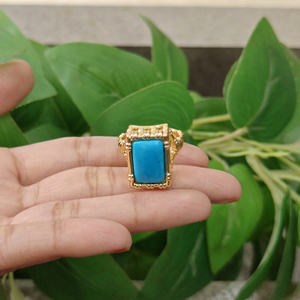 แหวนแฟชั่นชุบทอง 18k ทำจากทองเหลืองประดับพลอยธรรมชาติทรงสี่เหลี่ยมผืนผ้า ปรับขนาดได้ ขายส่ง ทันสมัย โดดเด่น เหมาะสำหรับงานแต่งงาน งานปาร์ตี้ เครื่องประดับสำหรับทั้งชายและหญิง - Product Image 2