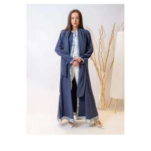 Abaya ouverte vert olive faite à la main, de haute qualité, au design unique et audacieux, en tissu fluide et doux pour femmes. - Product Image 5