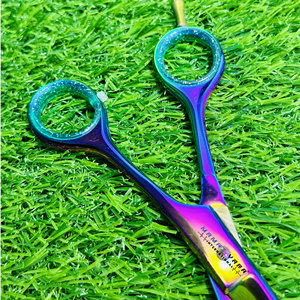 Ciseaux de coiffure professionnels de haute qualité pour salon de coiffure, en acier inoxydable de qualité supérieure, à bords tranchants, multicolores - Product Image 5