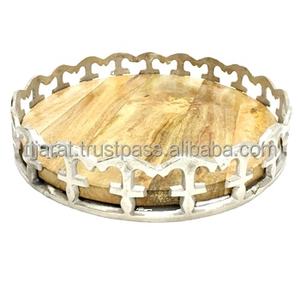 Vente chaude Nouveau Plateau De Service À Thé À Café En Métal En Aluminium En Bois De Mangue pour La Maison Hôtel Restaurants avec Personnalisation Disponible - Product Image 1