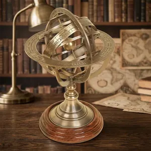 Globe décoratif vintage en laiton avec base en bois, globe astronomique céleste antique, objet de décoration pour la maison ou le bureau - Product Image 3