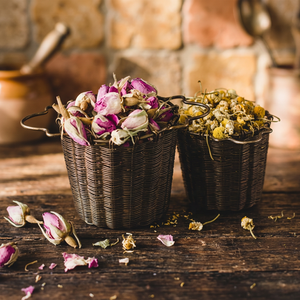 Infuseur à thé vintage en maille de laiton, panier réutilisable en métal pour tisanes - Product Image 1