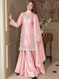 ชุดสัลวาร์ คามีซปักลายสีม่วง ประดับเลื่อมลายดอกไม้ สไตล์อินเดีย-ปากีสถาน พร้อมผ้าคลุมไหล่แบบออร์แกนซ่า สำหรับงานแต่งงานและงานปาร์ตี้ - Product Image 5