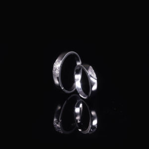 AMBER JEWELS Anillos de Compromiso Unisex de Oro Sólido de 18K con Diamante Corte Corazón, Engaste de Puntas, Baño de Rodio, Certificado IGI, Estilo Clásico - Product Image 3