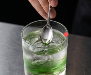 Cuillère à cocktail élégante en acier inoxydable poli argenté, accessoires de bar de luxe pour mélanger les cocktails - Product Image 6