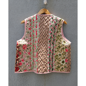 Chaleco acolchado de algodón con patchwork floral hecho a mano, sin mangas, para mujer, estilo vintage bohemio, ropa de verano, regalo para ella. - Product Image 6