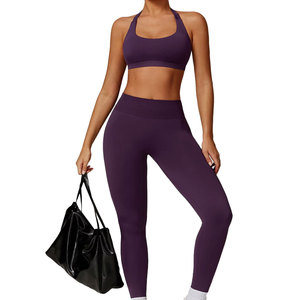 Ensemble de yoga pour femme en polyester élasthanne respirant, taille élastique, couleur unie, avec logo frontal, personnalisable, du meilleur fabricant, vêtements de sport écologiques - Product Image 1