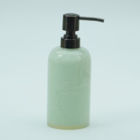 Ensemble d'accessoires de salle de bain en polyrésine marbrée : distributeur de savon, gobelet, porte-brosse à dents, plateau à savon pour comptoir de vanité
