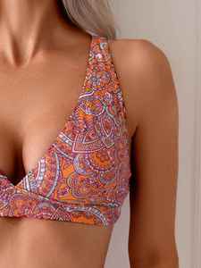 Maillot de bain athlétique pour femme en polyester léger à séchage rapide, avec motifs graphiques vibrants, idéal pour l'été – Performance optimisée pour les sportives - Product Image 3
