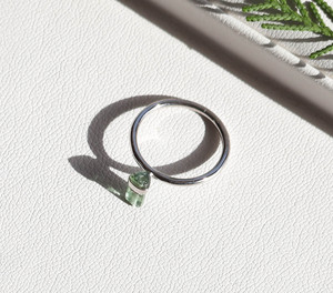 Natural Rough Green Tourmaline Bar Vertical Gemstone Ring in 925 Silver Artisan Jewelry - Product Image 2