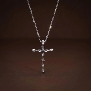 Collier pendentif croix en diamant de laboratoire de luxe, diamants certifiés VVS2 en or massif 14K 18K, bijoux fins classiques - Product Image 3