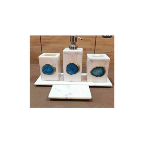 Ensemble d'accessoires de salle de bain en résine bleue à motifs floraux, fait main, sculpté, avec plateau de vanité et porte-gobelet, pour la décoration de la maison et des hôtels, idéal pour les hôtels cinq étoiles - Product Image 2