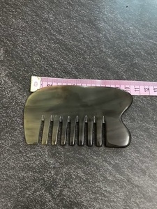 Tabla de Masaje Facial Ovalada de Cuerno de Búfalo Ecológica y Pulida, Gua Sha para Lifting Facial y Exfoliación - Product Image 5