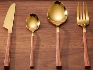 Ensemble de couverts élégants avec manche en bois, en acier inoxydable de qualité supérieure, finition dorée, pour la cuisine, les fêtes, les mariages et les dîners. - Product Image 1