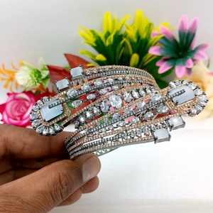 กำไลข้อมือทรงกลมประดับมูนสโตน RAY FINE ORNATES สีโรสโกลด์ ประดับเพชร CZ สีดำ ดีไซน์วินเทจ สวยหรู ทันสมัย เหมาะสำหรับงานแต่งงาน - Product Image 2