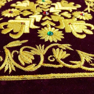 Parche Bordado a Mano con Monograma Mariano en Oro, Corona Litúrgica, Estrella, Estandarte de Iglesia, Velo de Cáliz Católico, Vestimenta - Product Image 3