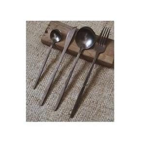 Ensemble de couverts en acier inoxydable de qualité supérieure avec manche métallique unique, écologique, finition super miroir, durable pour les dîners et les réceptions - Product Image 2