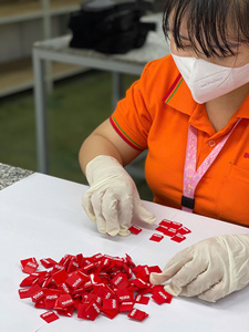 Parches de goma y silicona personalizados | Etiquetas con logotipo fuerte para ropa, calzado y bolsos | Fabricación OEM en Vietnam - Product Image 6