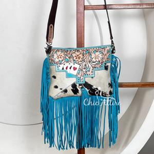 Sac à bandoulière en cuir de vachette façonné à la main avec franges, motif cartes de poker, style cowgirl bohème, idéal pour les voyages - Product Image 1