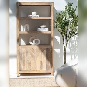 Étagères de présentation Vandana Altis Radiant, design moderne en bois massif, meubles de rangement minimalistes - Product Image 1