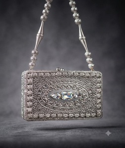 Nuevo Diseño de Bolso de Mano para Mujer, Metálico, Chapado en Oro, con Mosaico de Latón Hecho a Mano - Product Image 2