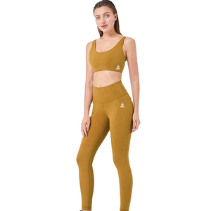 Conjunto Deportivo de Yoga de 3 Piezas Personalizado, Ropa Deportiva para Gimnasio, Conjuntos de Yoga para Mujer - Product Image 2