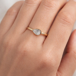 Bague de fiançailles solitaire en or massif 18 carats pur, certifiée IGI, avec diamant de laboratoire taille poire 1,25 carat serti clos, cadeau d'anniversaire pour elle - Product Image 6