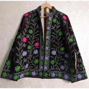 Manteau en velours brodé Suzani indien, fait main, style bohème, floral, veste ethnique pour femmes, design de créateur - Product Image 1