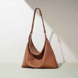 Sac à main élégant pour femme en cuir de vachette véritable, sac bandoulière et sac porté épaule en cuir pleine fleur. - Product Image 5