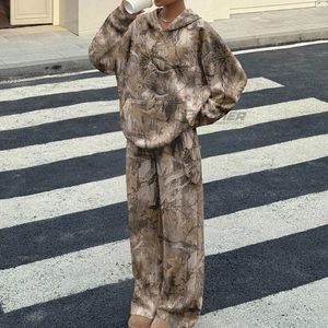 Fournisseur d'ensembles d'entraînement pour femmes, ensemble de survêtement d'entraînement pour femmes, ensemble de survêtement en tissu extensible, usine de survêtements pour femmes - Product Image 1