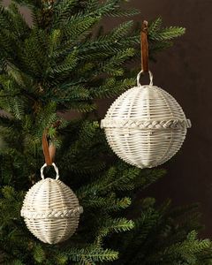 Boule décorative de Noël en rotin tressé blanc, écologique, pour fêtes et décorations de présentation - Product Image 4