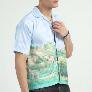 Chemise d'été décontractée pour homme, bleu clair, à manches courtes, avec imprimé paysage peint à la main, col rabattu - Product Image 2