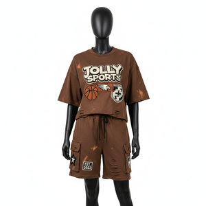 Ensemble short et t-shirt en jersey de coton marron pour femme, tissu doux et respirant, impression sérigraphique, logo personnalisé, 100% coton, crop top et short - Product Image 1