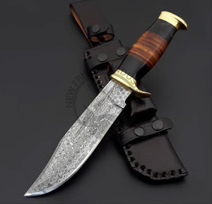 มีดทำมือแบบกำหนดเอง 1095 ดามัสกัส ใบมีด 7 นิ้ว ผิวลายหยดน้ำ มีดโบวี่สำหรับล่าสัตว์ พร้อมปลอกมีด ด้ามจับหนังแท้ลายเขาสัตว์ หุ้มด้วยทองเหลือง - Product Image 6