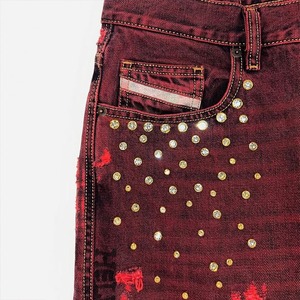 Jeans de hombre estilo streetwear con parches y pedrería, tela de buena calidad y cómoda. - Product Image 6