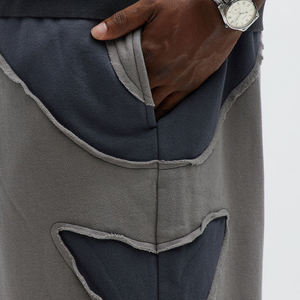 Shorts pour hommes avec logo personnalisable, design Color Blocxk, matière douce, coupe décontractée pour l'été, prix avantageux pour les commandes en gros - Product Image 3