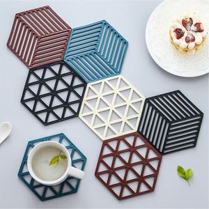 Sous-verres en bois gravés au laser circulaires modernes, motif feuille minimaliste, résistants à la chaleur, pour cuisine, hôtel - Product Image 3