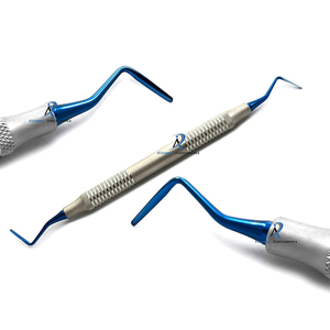 Kit d'instruments chirurgicaux parodontaux manuels en acier inoxydable pour extraction dentaire atraumatique, comprenant des periotomes et des détartreurs à lame fine - Product Image 6