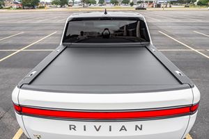 Pick-up d'occasion propre 2022 Rivian R1T Launch Edition – Prêt à être expédié - Product Image 5