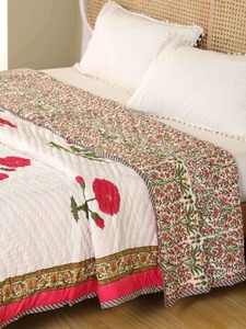 Edredón Tradicional Bordado de Algodón con Patrón Floral Rojo para Ropa de Cama, Uso en Todas las Estaciones - Product Image 2