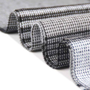 Châle classique en laine à carreaux, longue écharpe d'hiver pour femme avec franges, motif teint en fil - Product Image 4