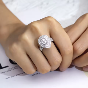 Anillo de compromiso de lujo en oferta, diseño de moda, anillo de oro sólido de 18 quilates, anillo de boda con diamante de laboratorio. - Product Image 4