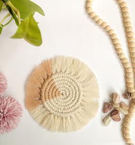Posavasos de Macramé Tejido a Mano, Estilo Boho con Flecos, Tapete Largo de Algodón para Mesa, Ecológico, Aislante del Calor, Tamaño Personalizable - Product Image 4